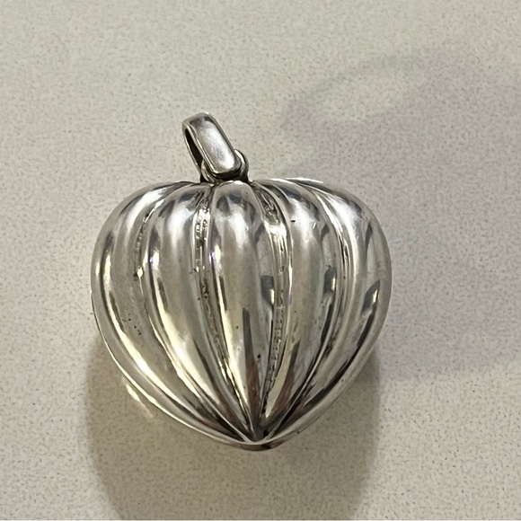 Sterling Silver Bubble Puff Swivel Heart Reversible Pendant - Picture 2 of 15